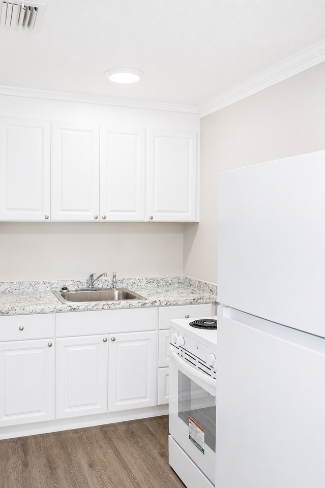 405 58th St #5903 - Photo 2 of 19