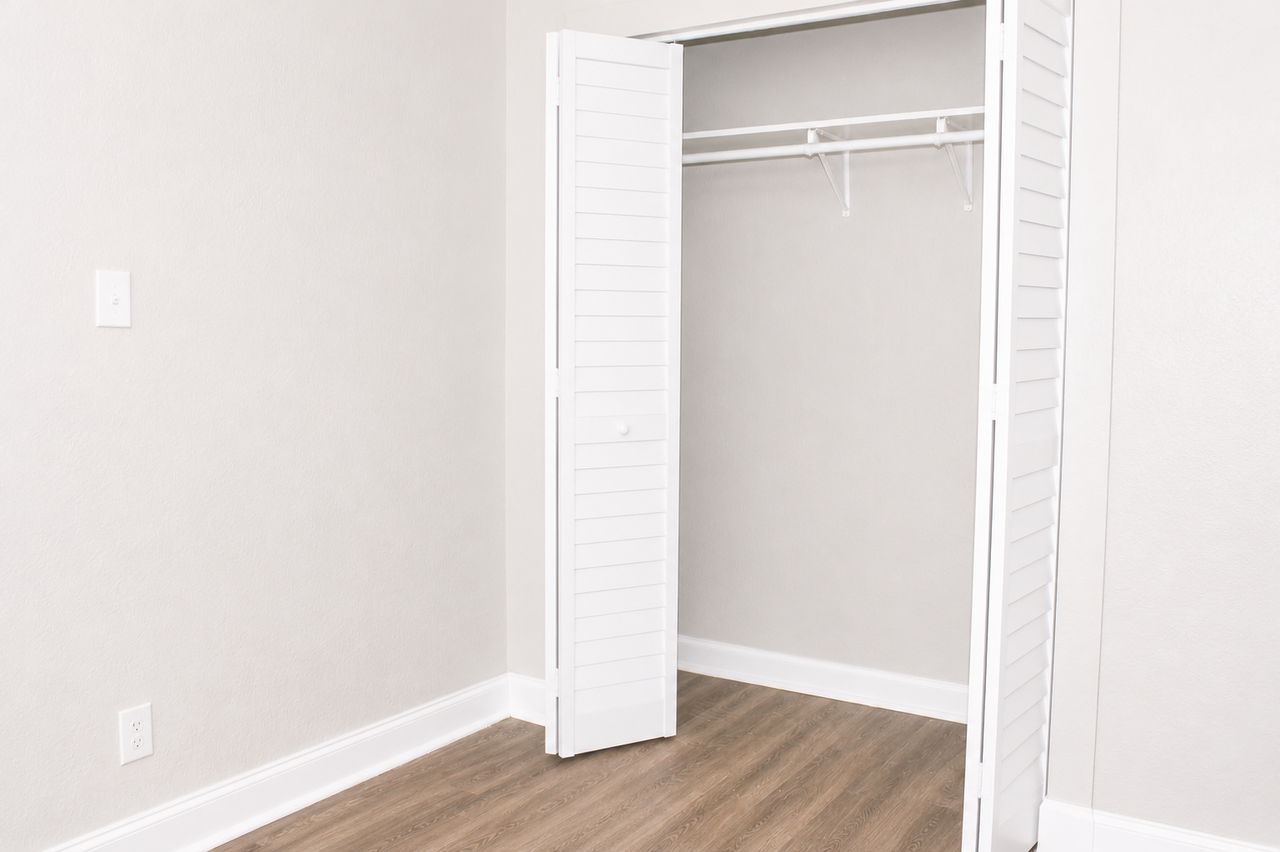 405 58th St #5903 - Photo 6 of 19