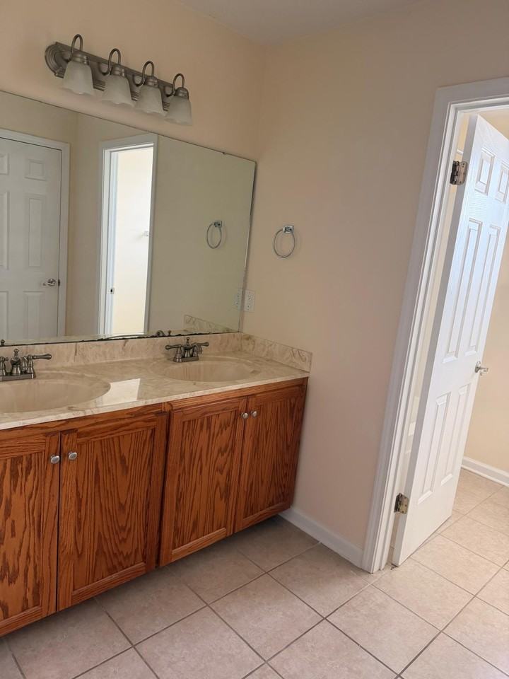 328 Hayat Loop #NA - Photo 3 of 10