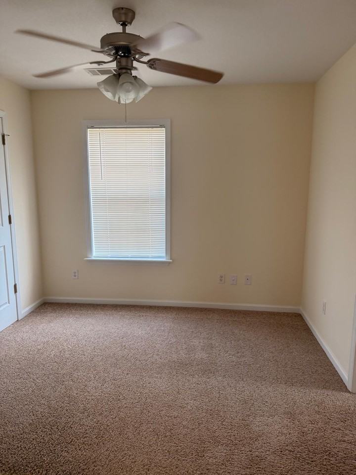 328 Hayat Loop #NA - Photo 5 of 10