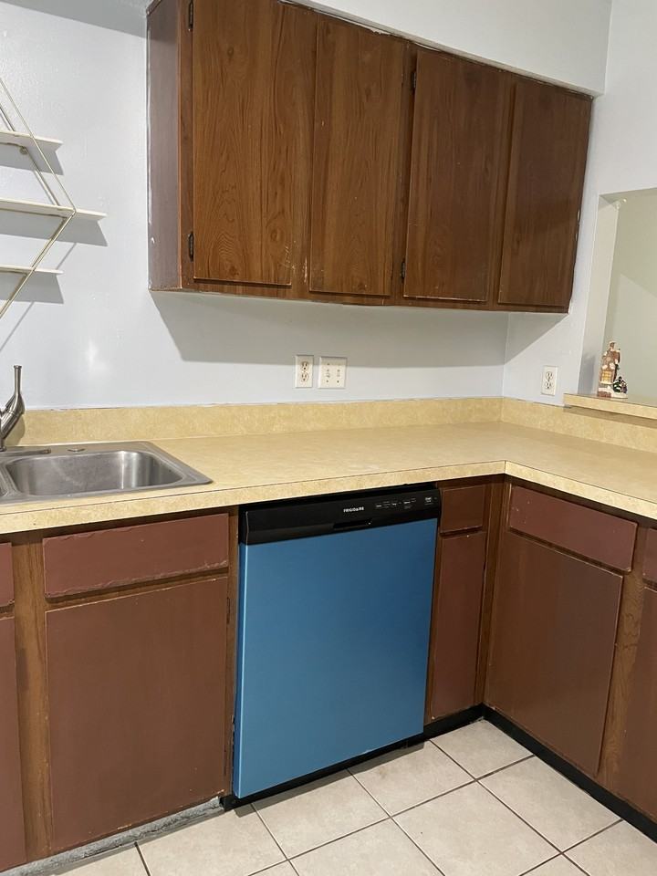 1412 Hickory Ave #D - Photo 7 of 8