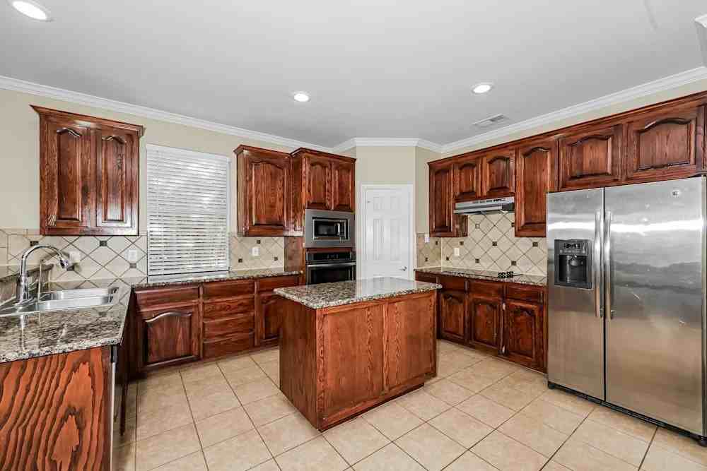 3246 Serpis #NA - Photo 3 of 10