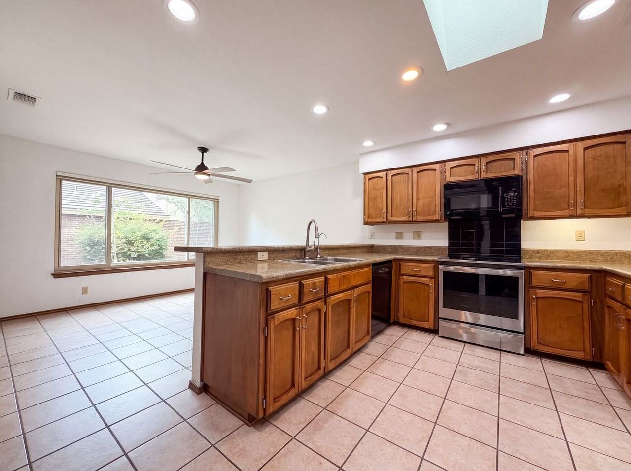 1931 Shadow Park St #NA - Photo 7 of 17