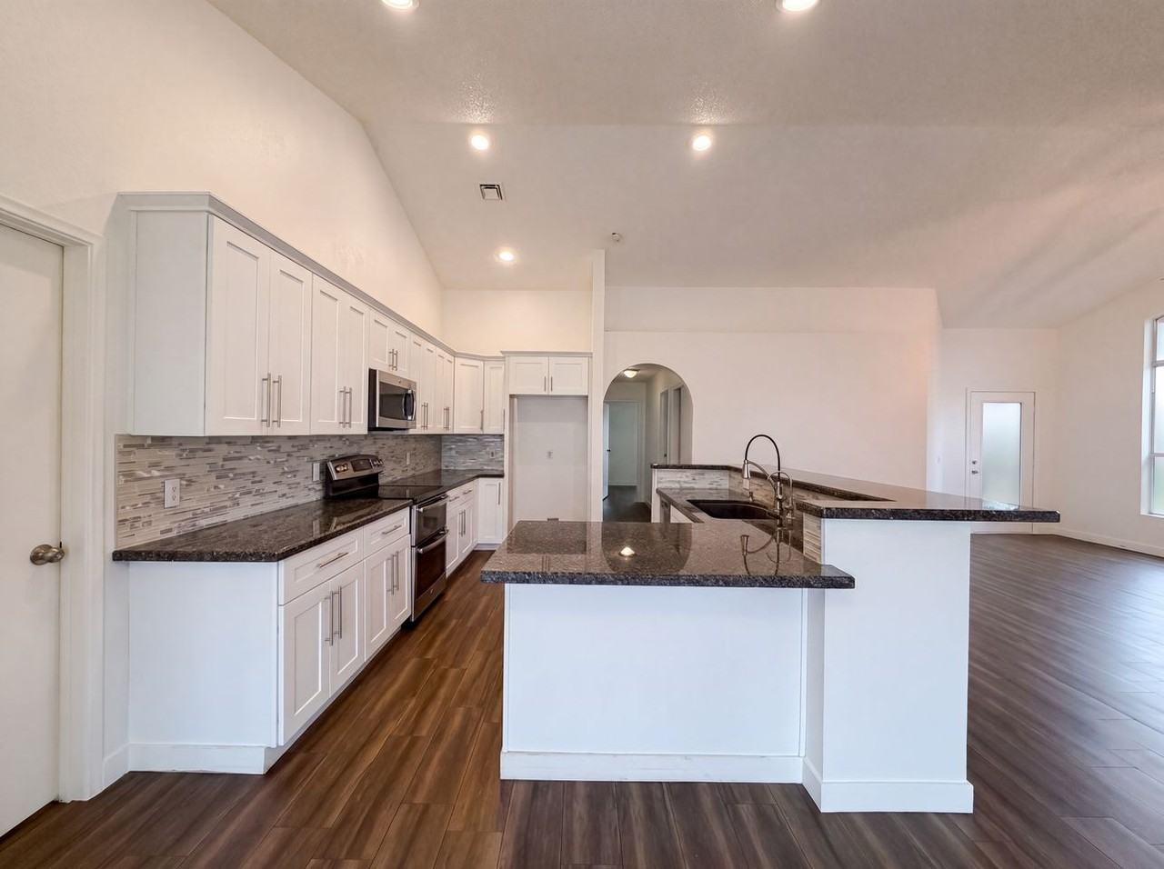 6126 W Harrison St #NA - Photo 4 of 14