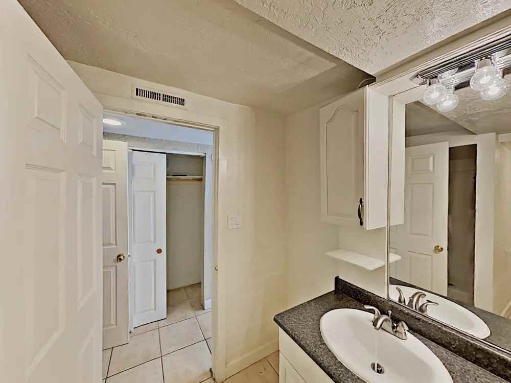 2746 N Greenfield Rd #NA - Photo 6 of 10