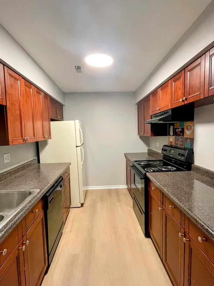 1440 Stonebridge Cir #J12 - Photo 7 of 18