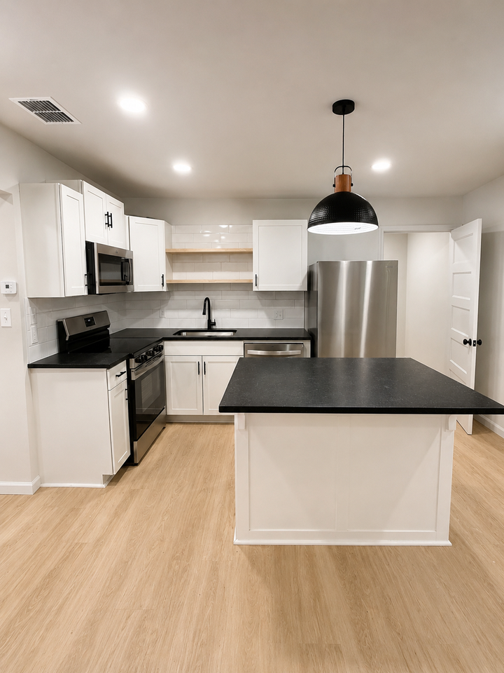 1409 N Englewood Ave #NA - Photo 2 of 14