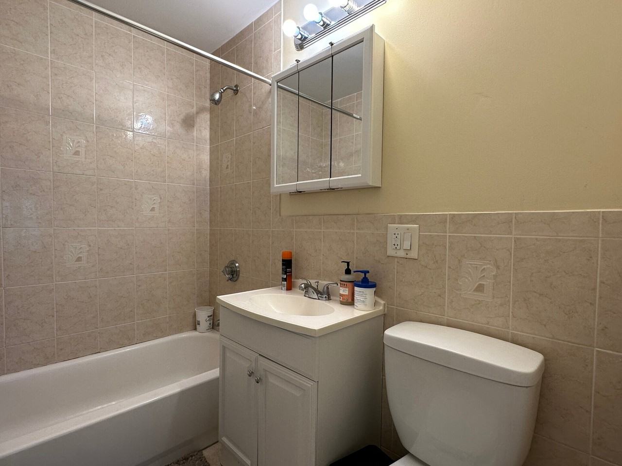 9 Kenilworth St #9 - Photo 2 of 15