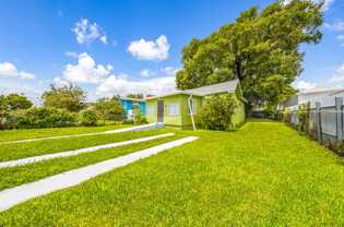 1951 Nw 49th St #NA - Photo 1 of 1