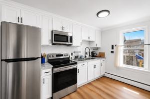 featured image of 3 Pearl St #D