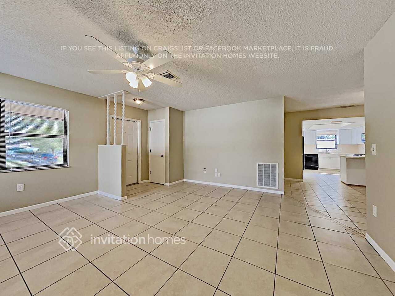 555 Freeport Ave N - Photo 3 of 17