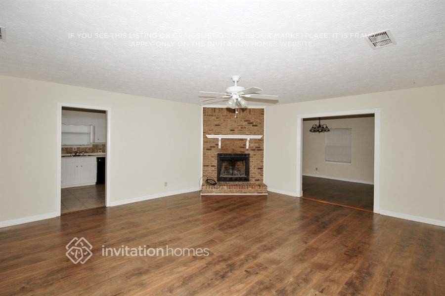 4292 Gravitt Pl - Photo 4 of 16