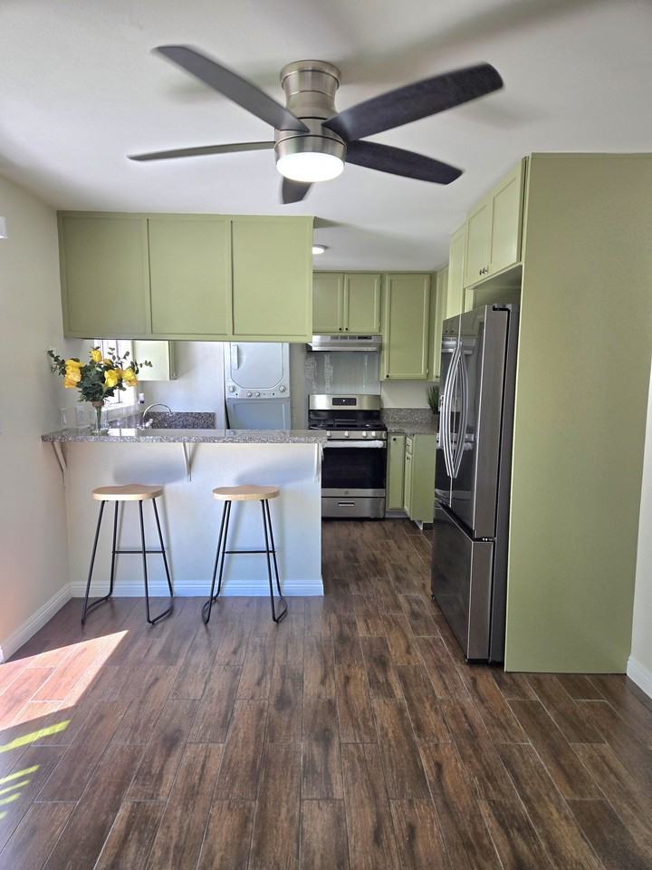 1237 W 22nd St #A - Photo 7 of 12