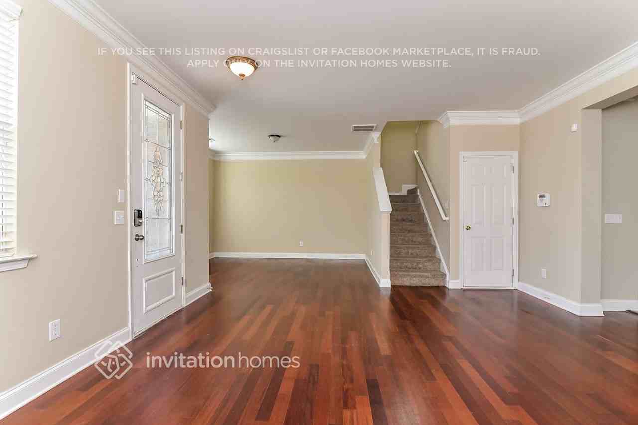 1243 Sparkling Cove Dr - Photo 3 of 21