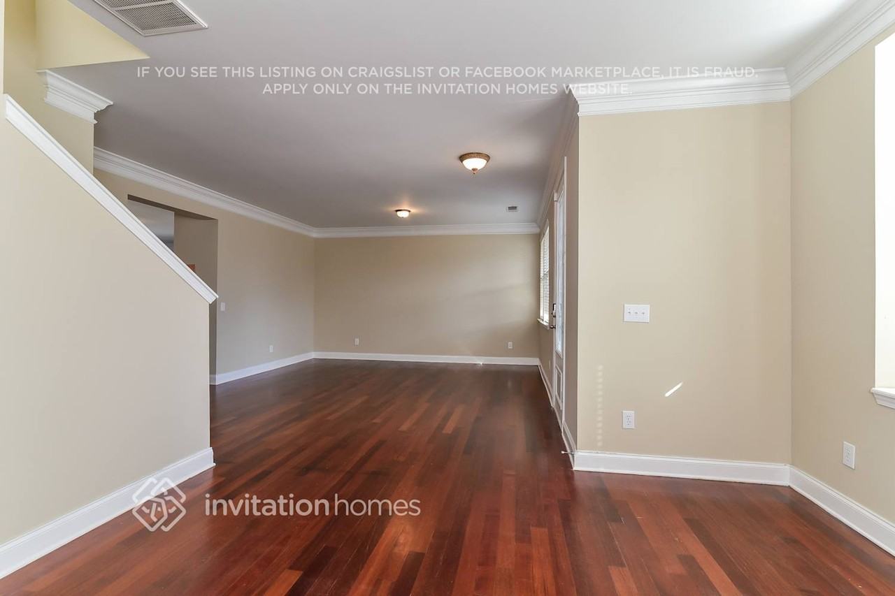 1243 Sparkling Cove Dr - Photo 4 of 21