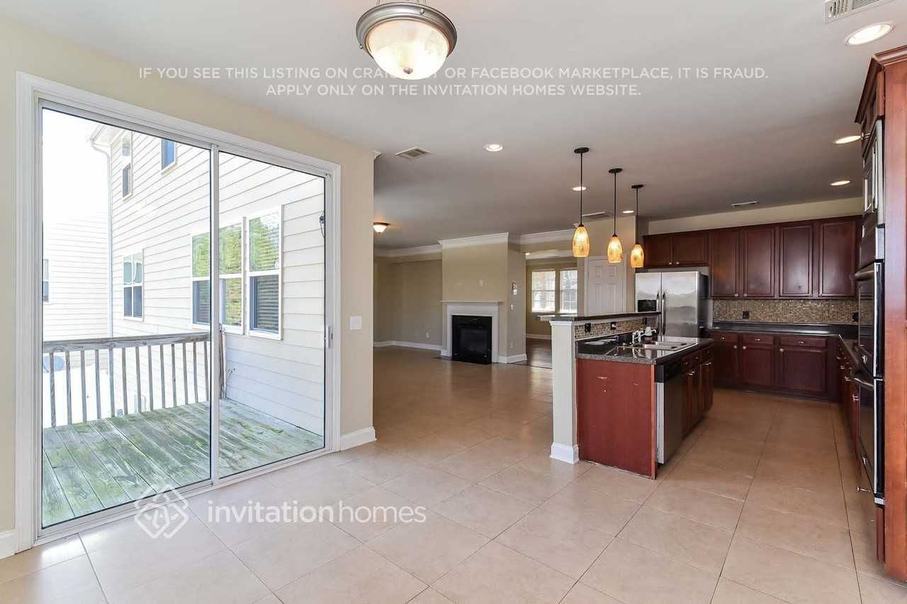 1243 Sparkling Cove Dr - Photo 6 of 21