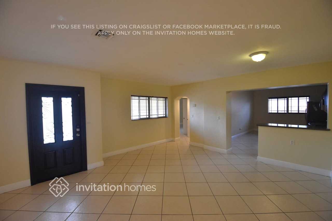 623 W 63rd Dr - Photo 2 of 12