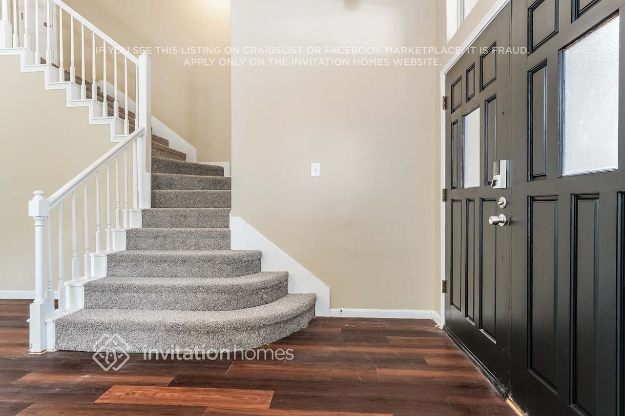 553 Mercer St - Photo 4 of 18