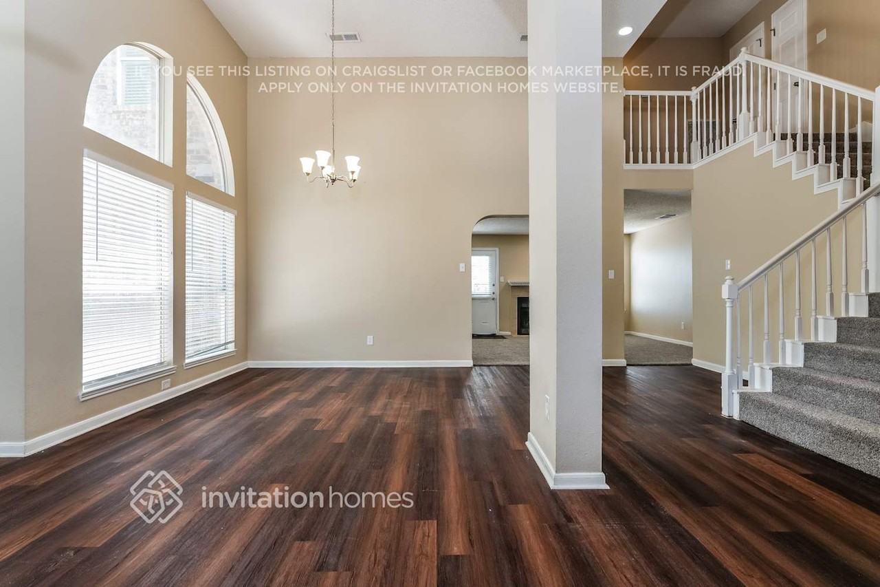 553 Mercer St - Photo 7 of 18