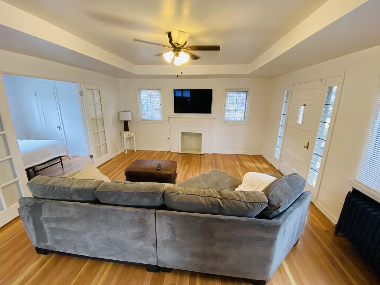 2445 Custer Ave #8 - Photo 2 of 10