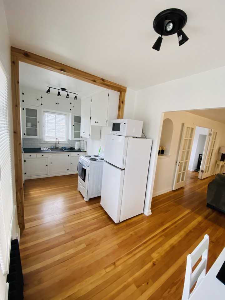 2445 Custer Ave #8 - Photo 4 of 10