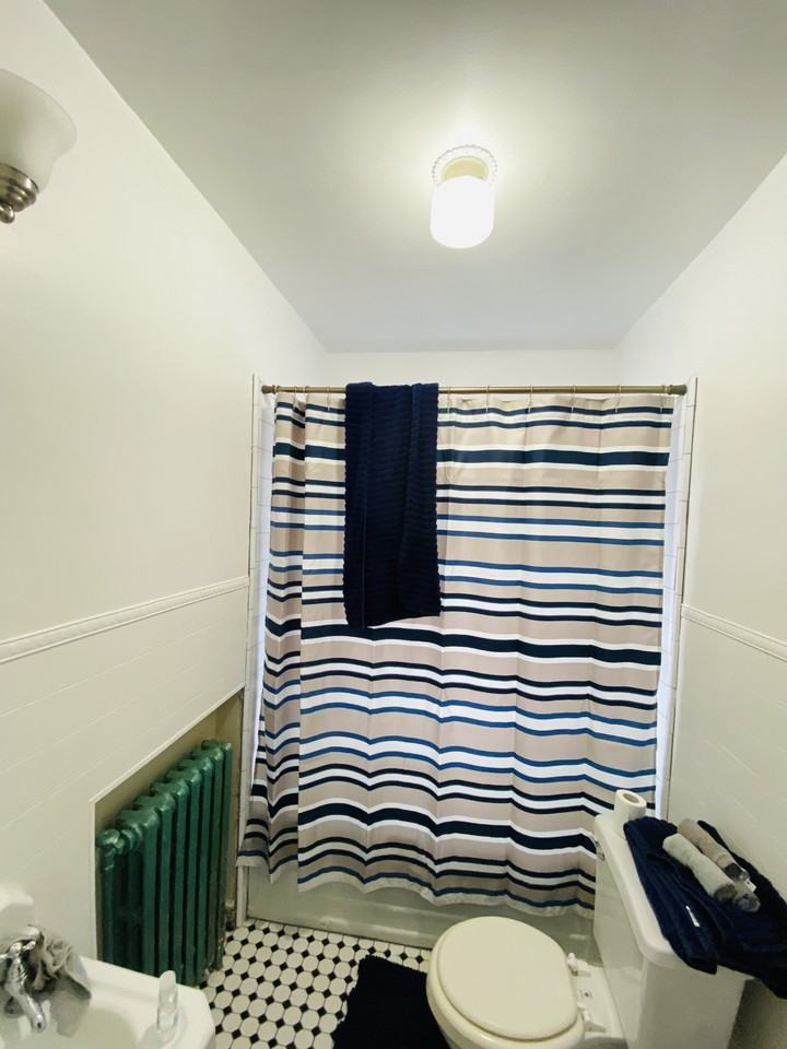 2445 Custer Ave #8 - Photo 7 of 10