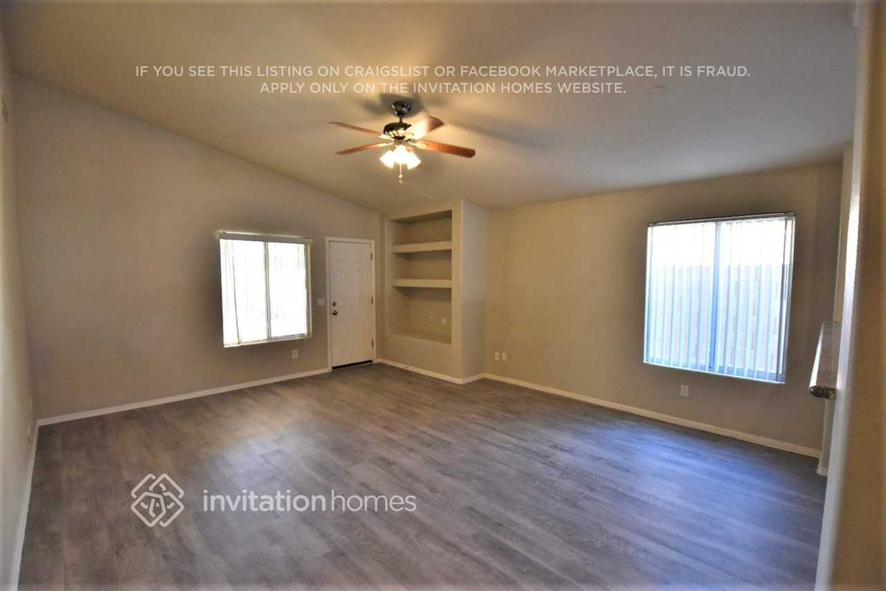 2046 N 90th Ln - Photo 2 of 18