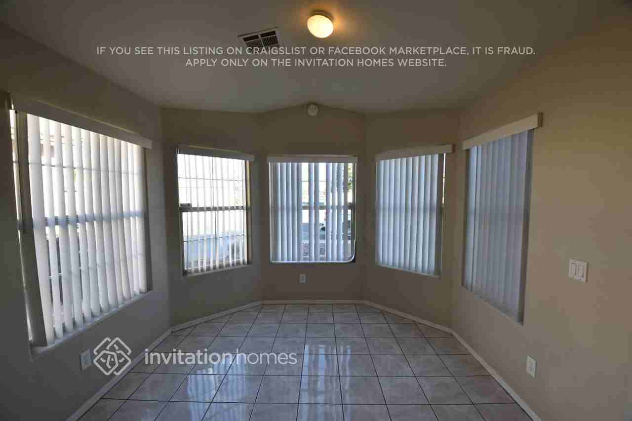 2046 N 90th Ln - Photo 3 of 18