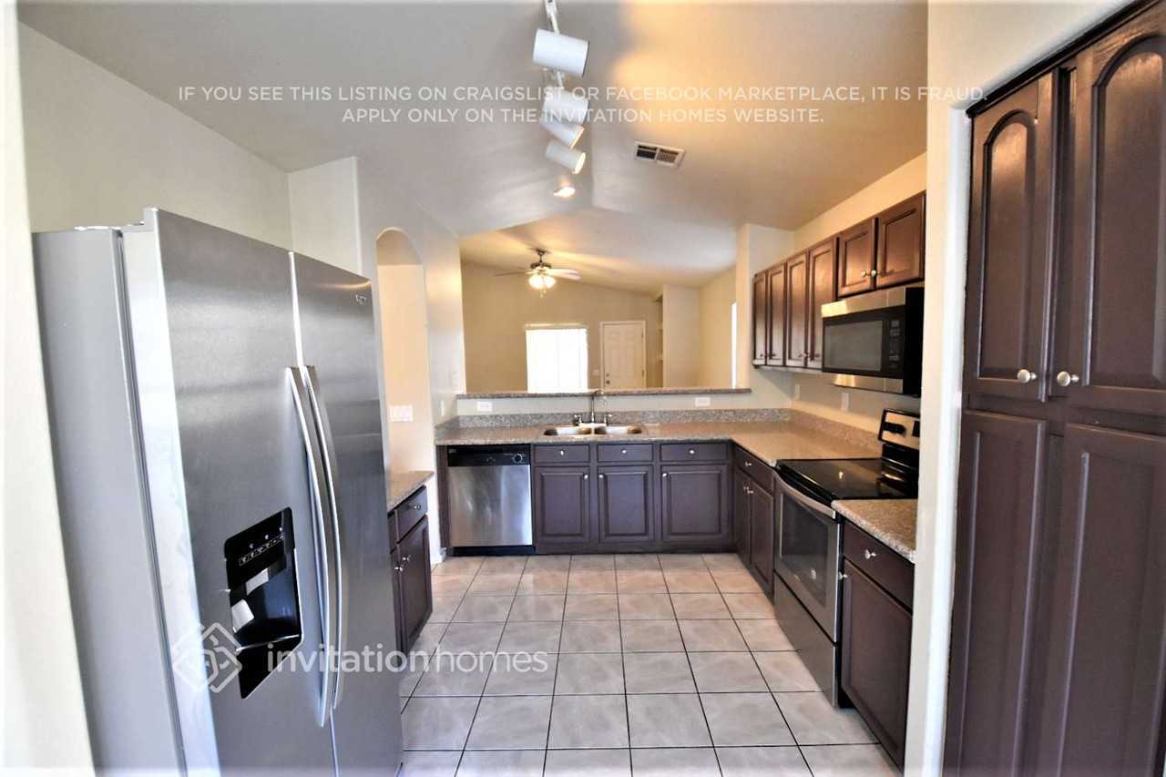 2046 N 90th Ln - Photo 5 of 18