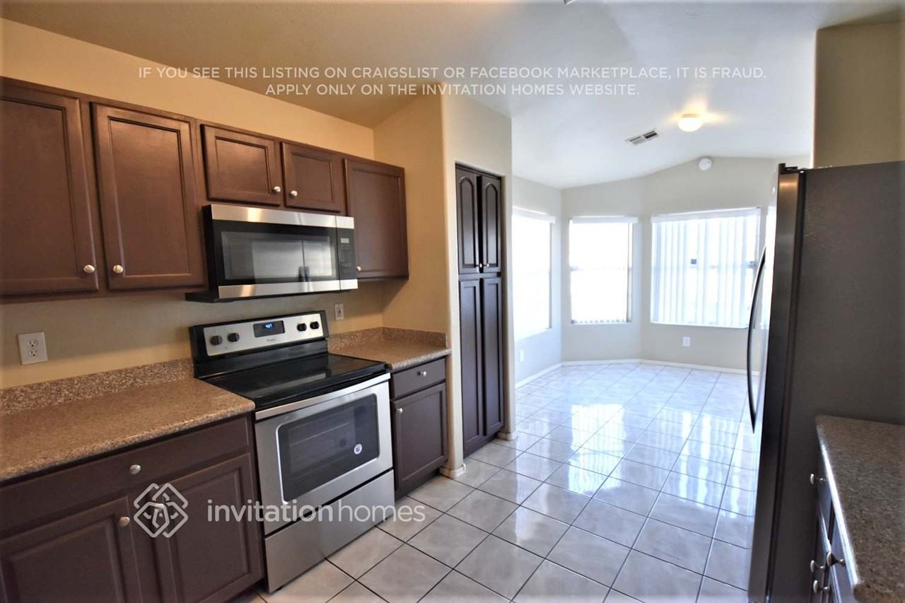 2046 N 90th Ln - Photo 6 of 18