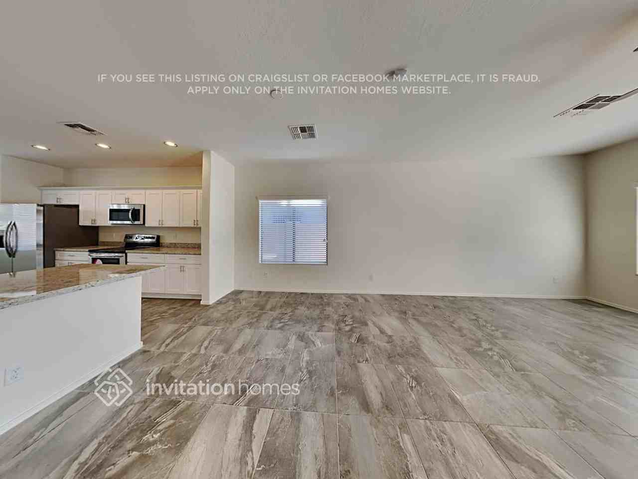 10821 W Madison St - Photo 5 of 18