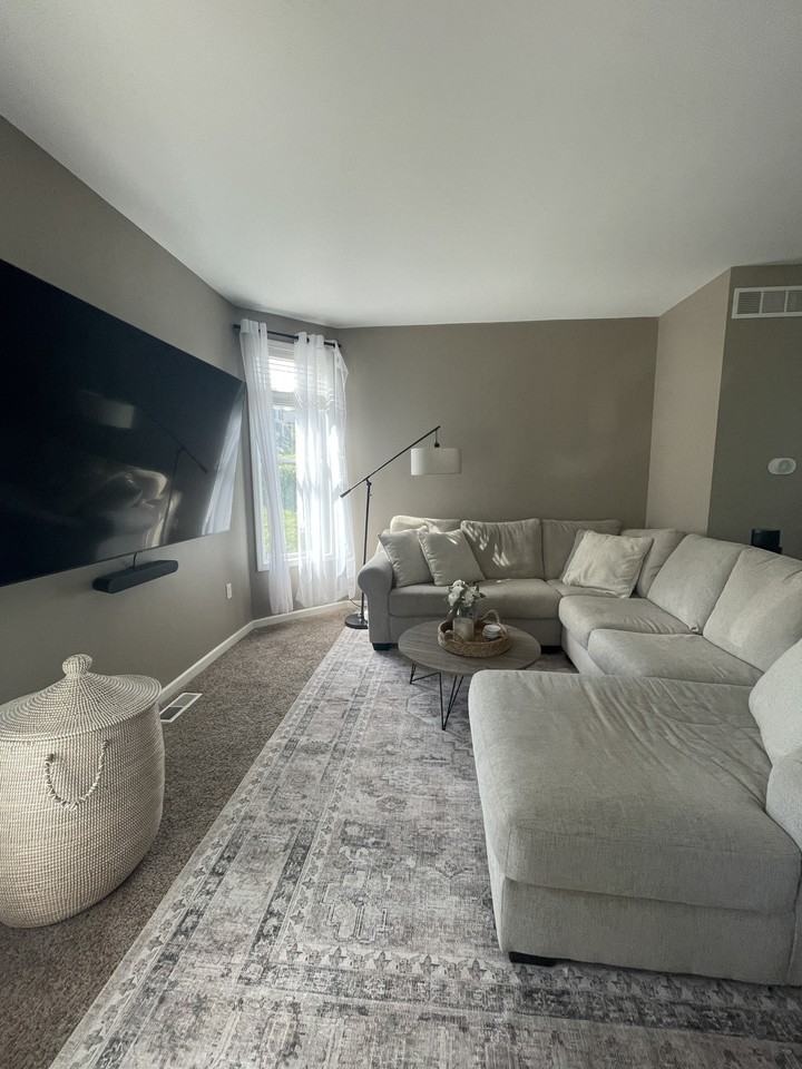 920 Center Pl #922 - Photo 3 of 25