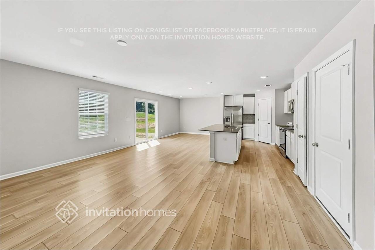 2530 Brunson Ct - Photo 5 of 23