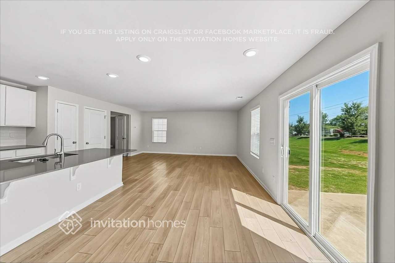 2530 Brunson Ct - Photo 7 of 23