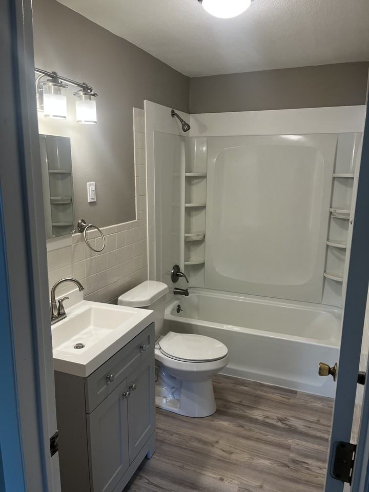521 Elizabeth St - Photo 7 of 10