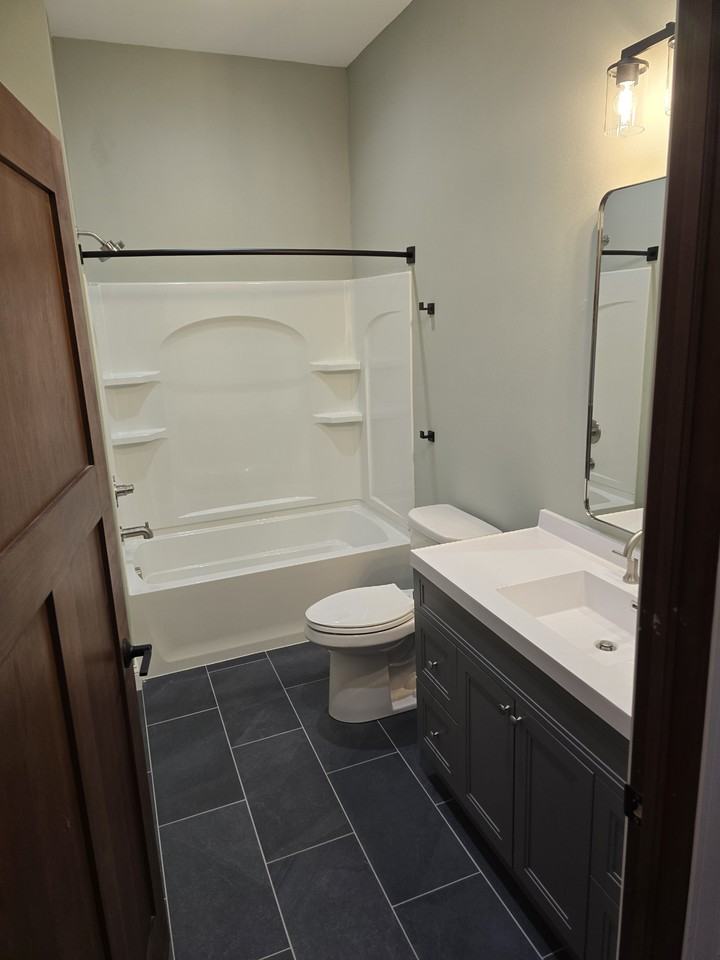 1104 6th St #203 - Photo 5 of 7