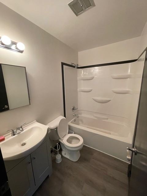 770 University Ave #5 - Photo 2 of 7