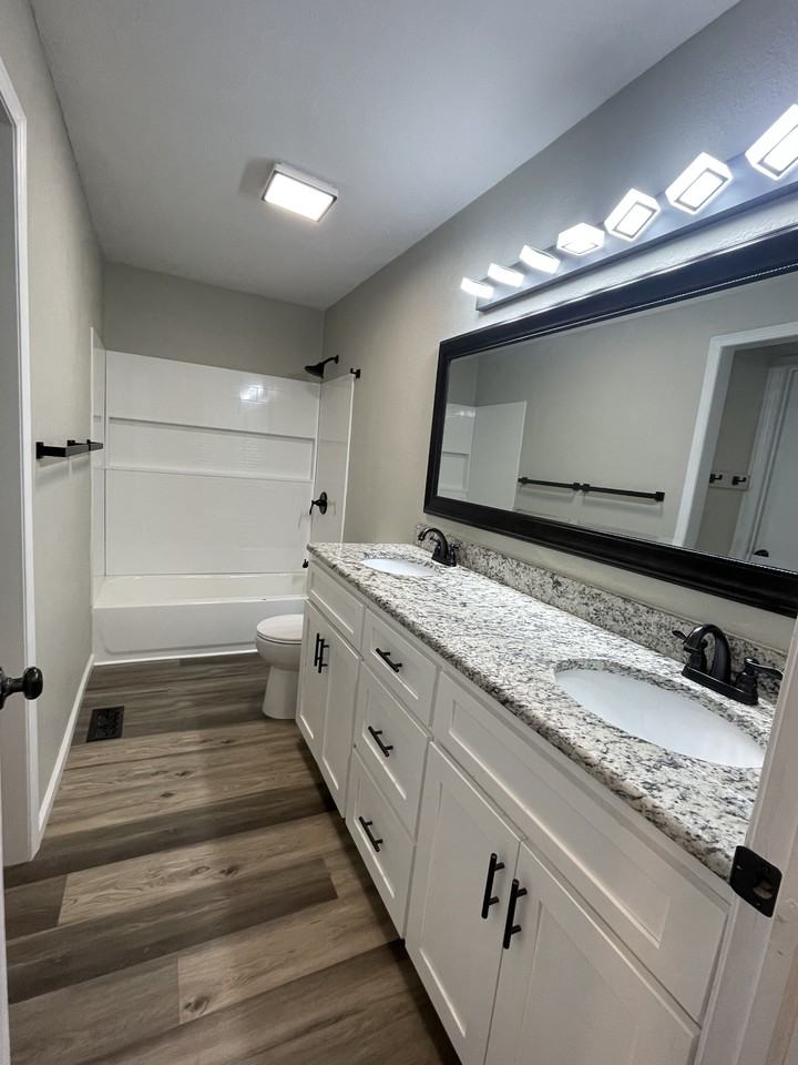565A Knox Ave #1 - Photo 3 of 3