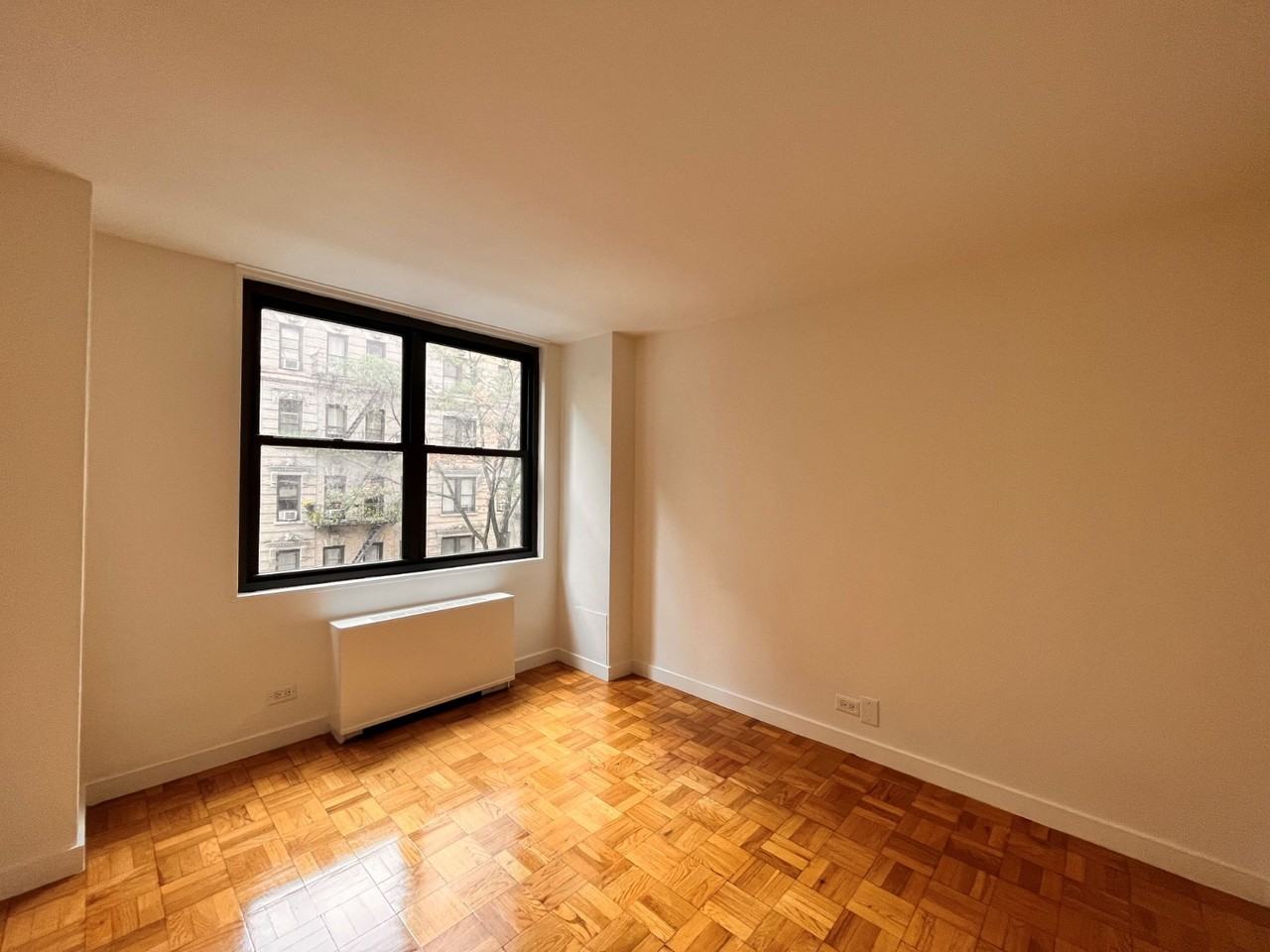 E 49th St #8E - Photo 3 of 6