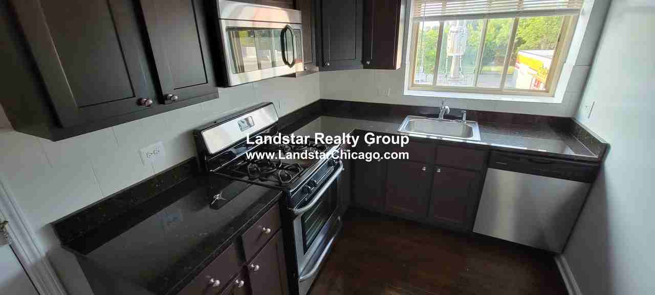 2534 West Fitch Avenue #3 - Photo 2 of 11