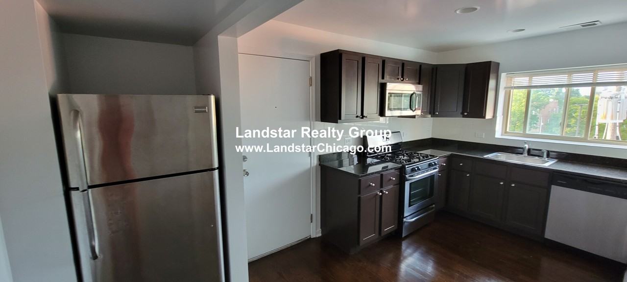2534 West Fitch Avenue #3 - Photo 3 of 11