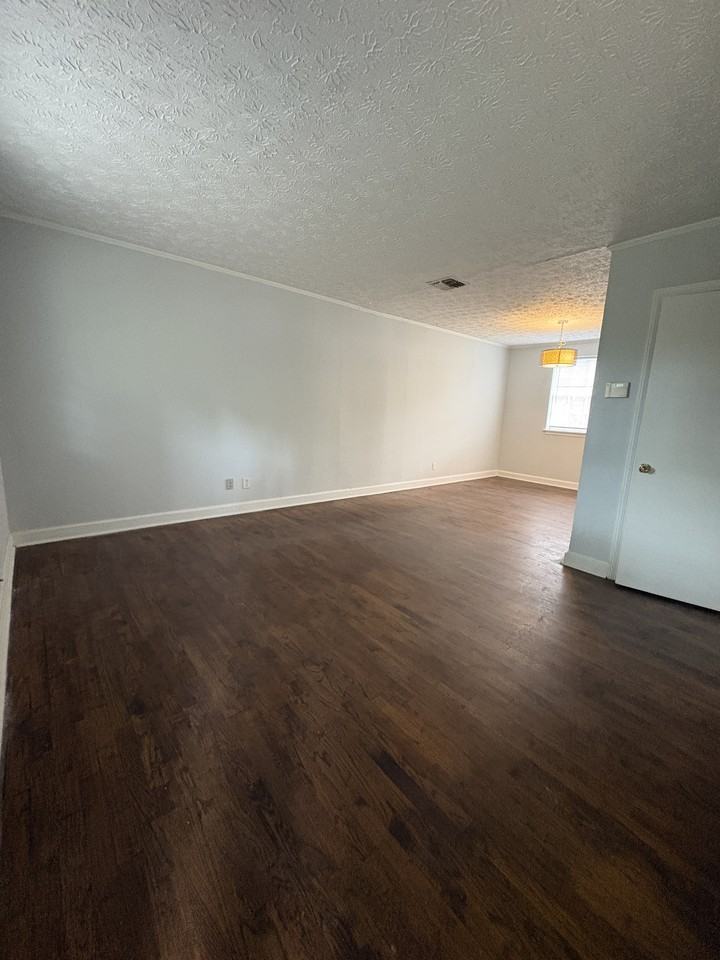 517 N Florida St #D - Photo 2 of 7