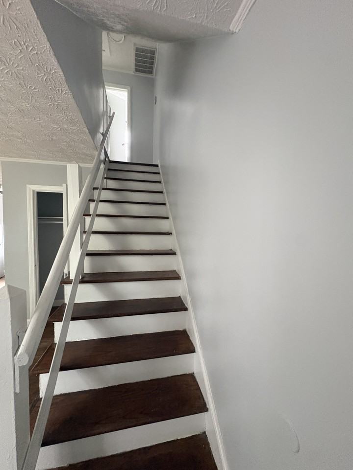517 N Florida St #D - Photo 7 of 7