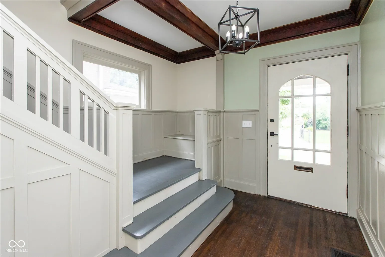 3358 Ruckle St - Photo 2 of 17