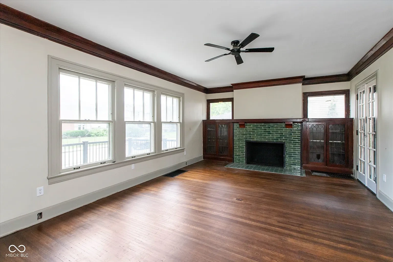 3358 Ruckle St - Photo 4 of 17