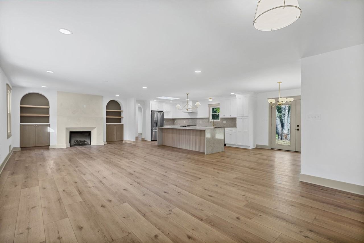 460 Hilltop Trl - Photo 4 of 28