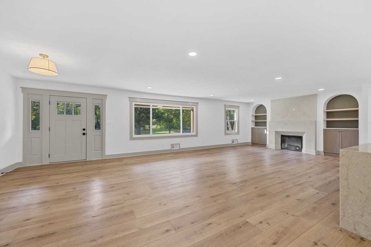 460 Hilltop Trl - Photo 5 of 28