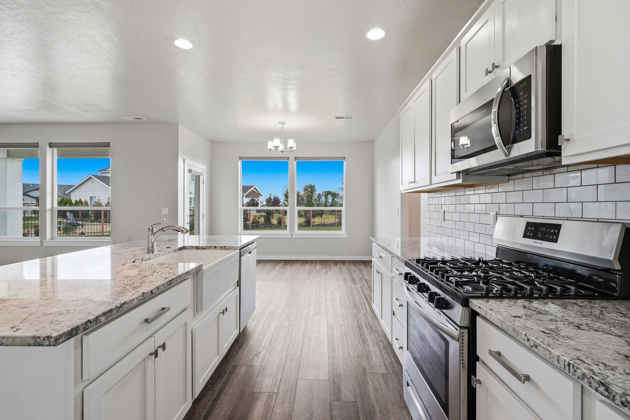 949 N Synergy Ln - Photo 3 of 46