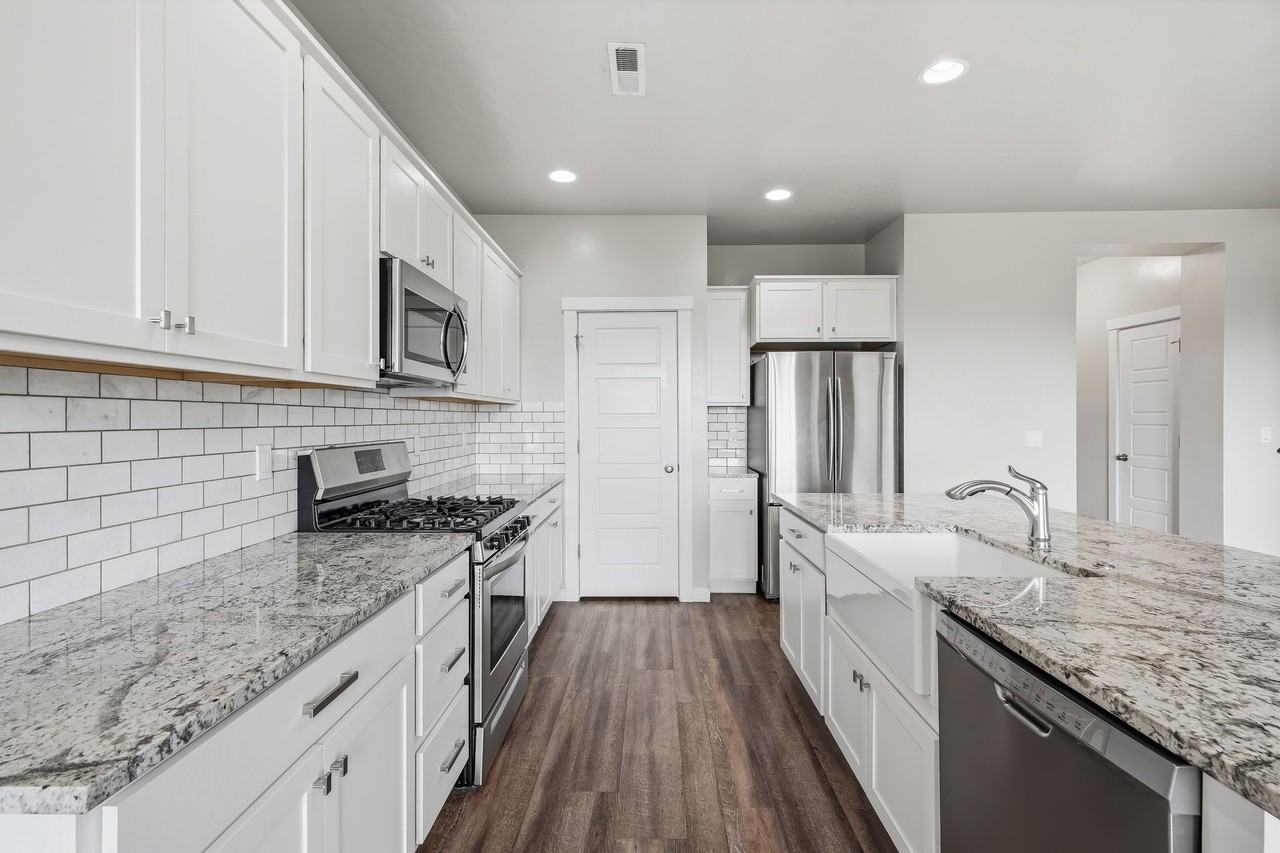 949 N Synergy Ln - Photo 5 of 46