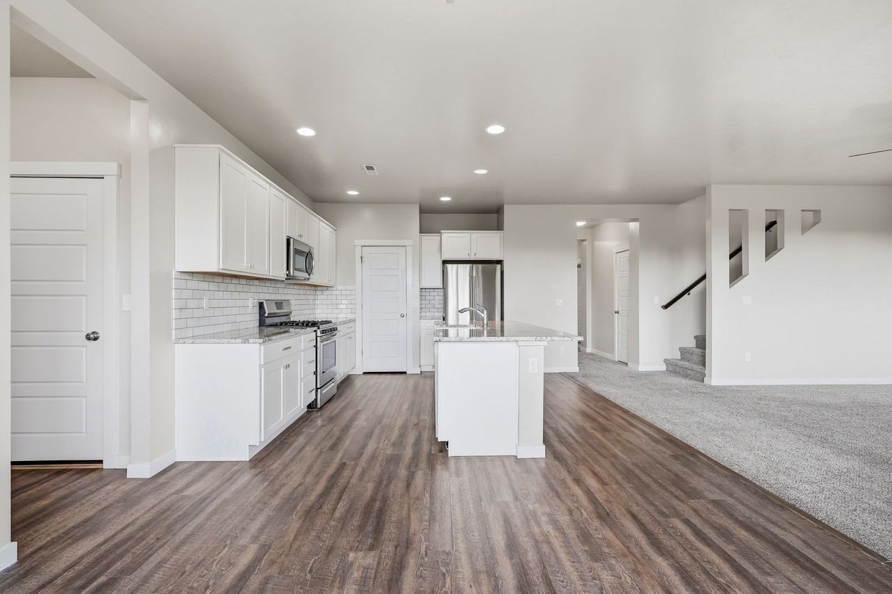 949 N Synergy Ln - Photo 6 of 46